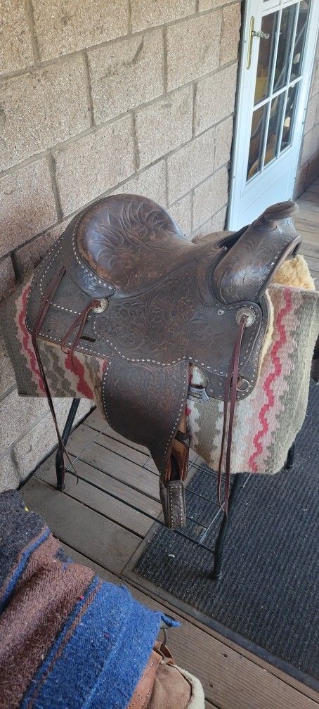 16" Saddle-