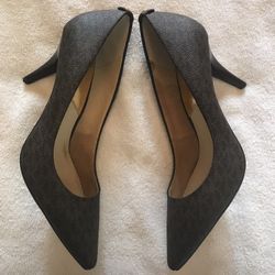 New Two-tone MICHAEL Michael Kors MK logo pumps/heels