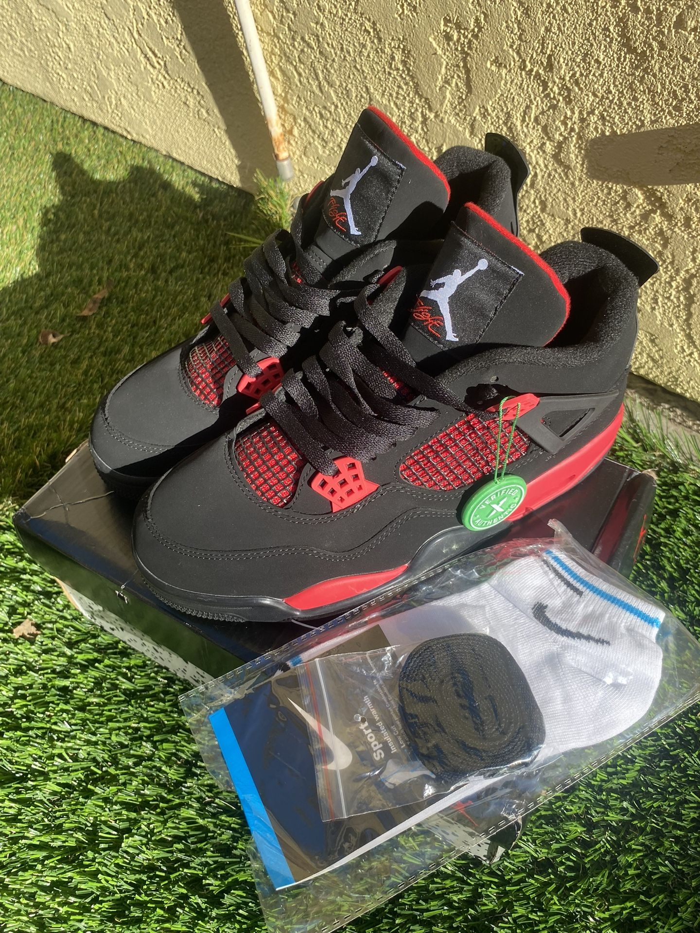 Jordan 4 Red Thunders