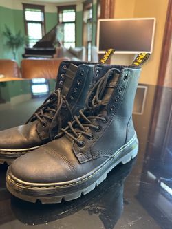 Doc Martens Boots – Size 6 – Black – Good Condition