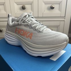 New Women's HOKA BONDI 8 - Size 8.5