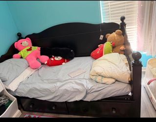 Twin bed