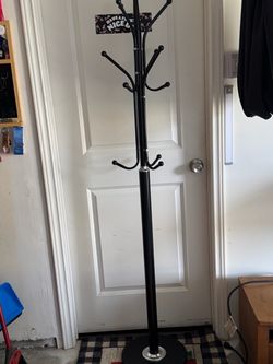 Black Metal Freestanding Coat Rack