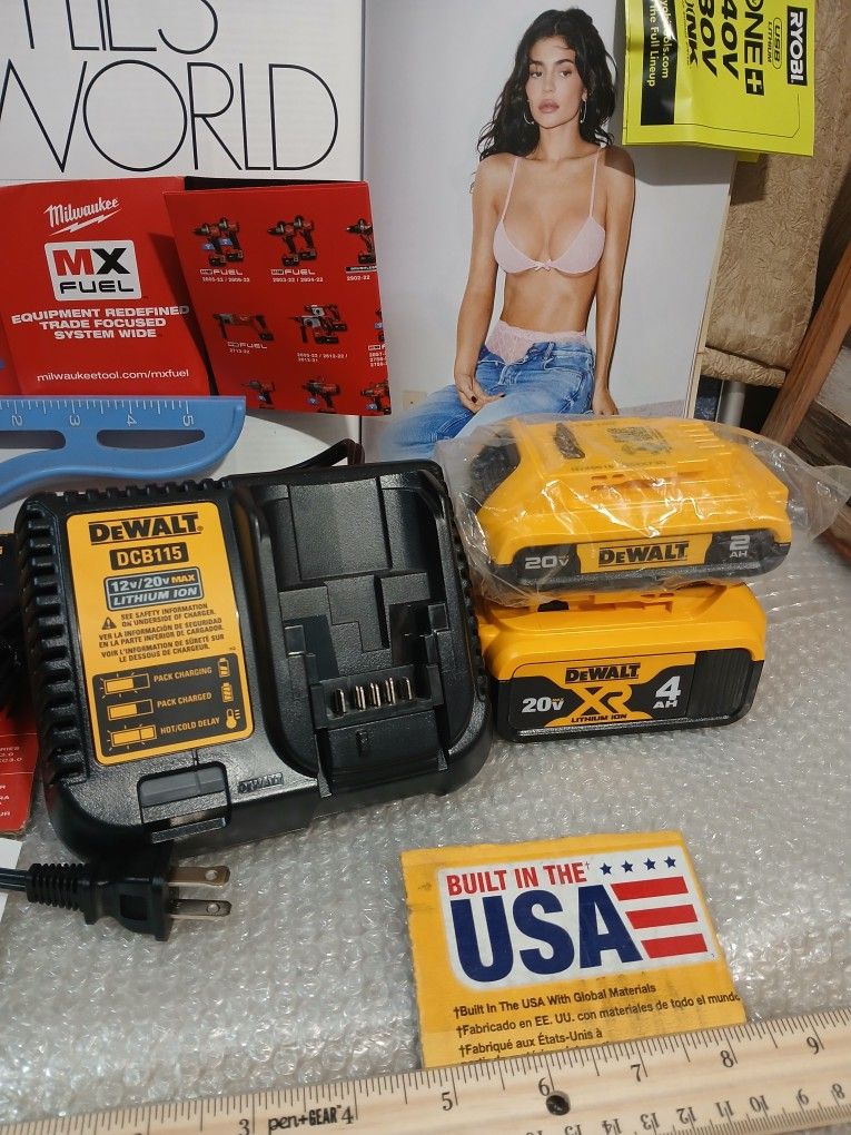 NEW DEWALT 20V STARTER KIT