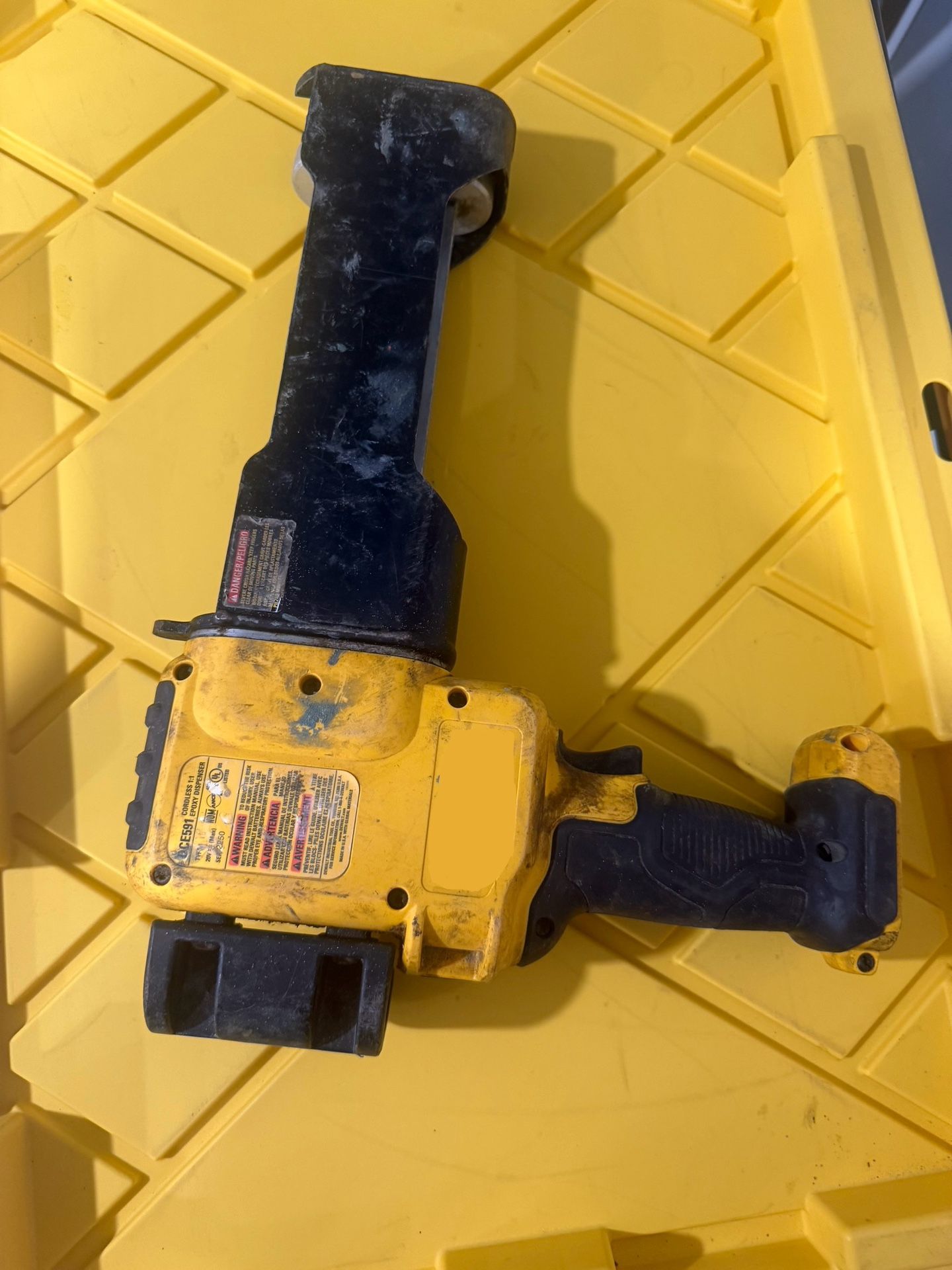 DEWALT DCE591B 20V Epoxy Gun 1:1