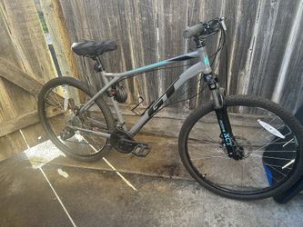 GT Mountain Bike Large