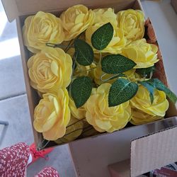 Lifelike Yellow Roses, NEW