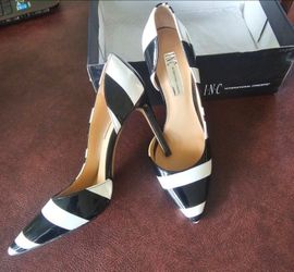 Woman's Designer Shoes Size 6.5