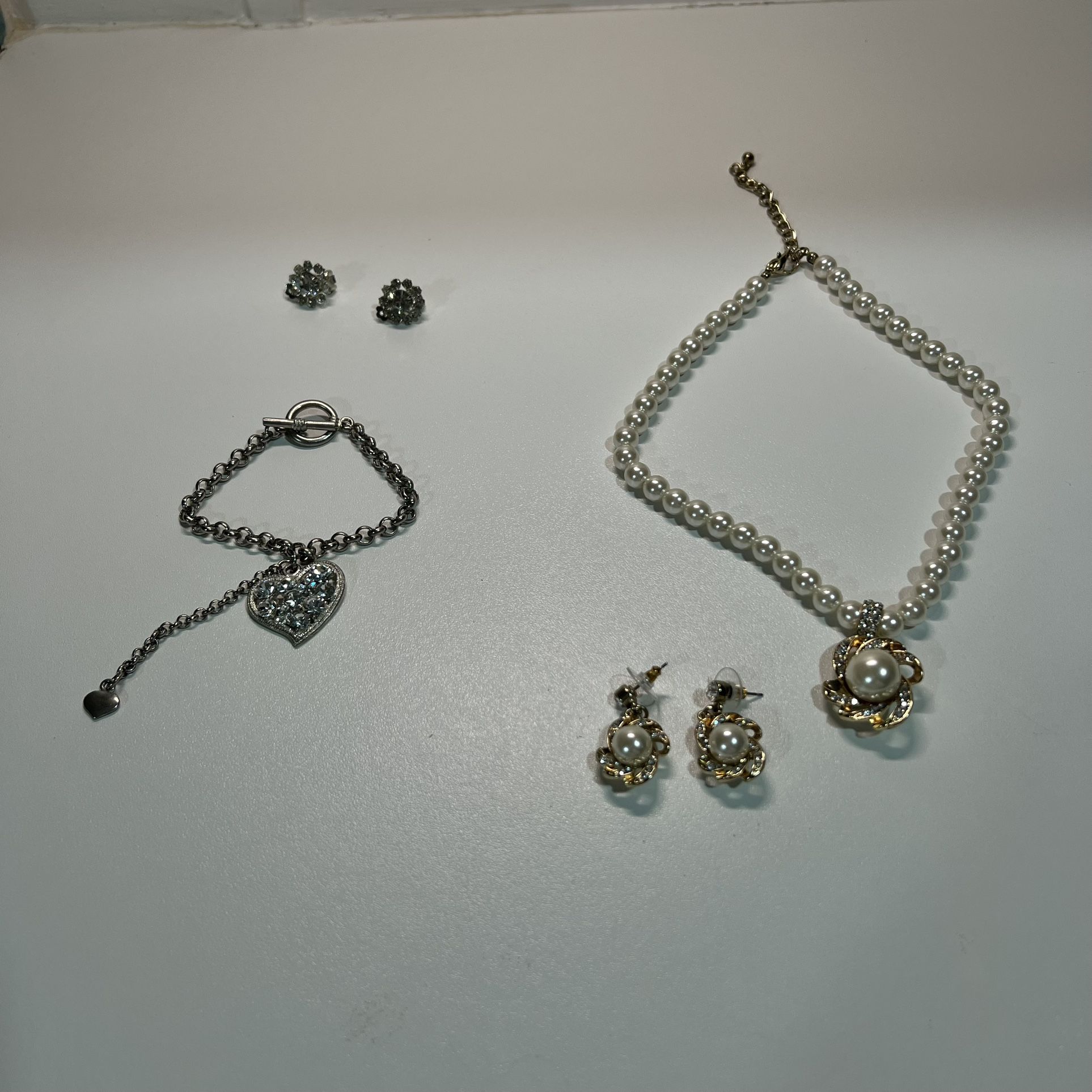 Vintage Lot jewelry 4 pieces vintage