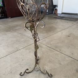 Decorative Metal Plant Stand 