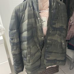 Girls Abercrombie & Fitch Size 13/14 Camo Puffer Winter Coat 