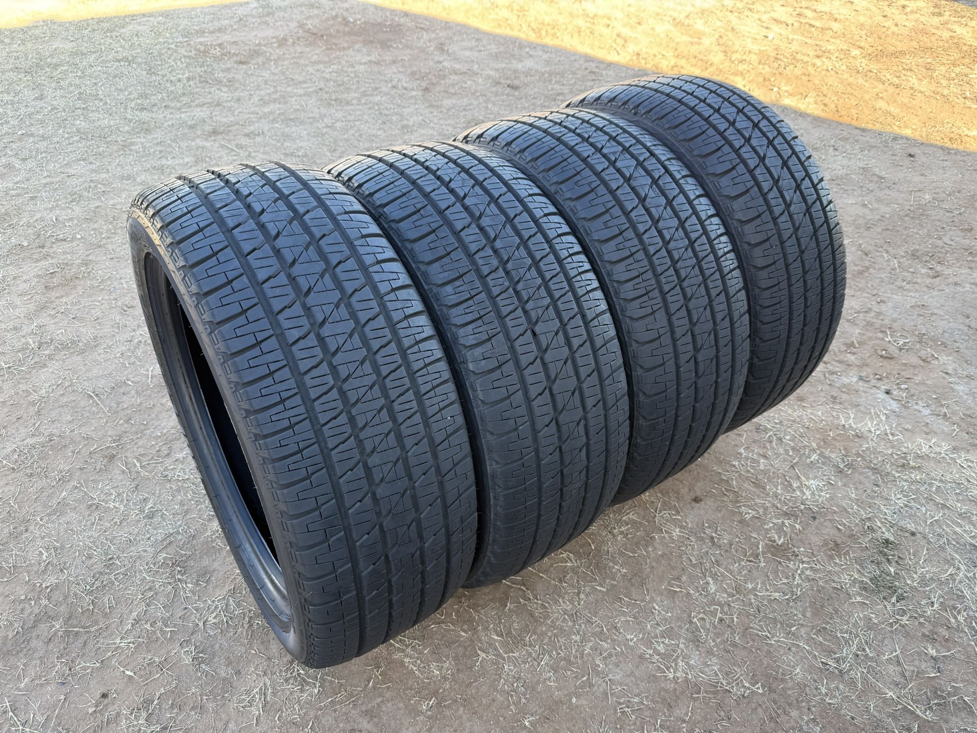 Bridgestone Dueler Alenza 285/45R22 for Sale in Midland, TX - OfferUp