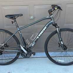 Trek Large Commuter Hybrid Bike 