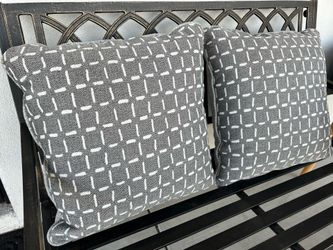 2 square throw pillows 20 x 20 inches