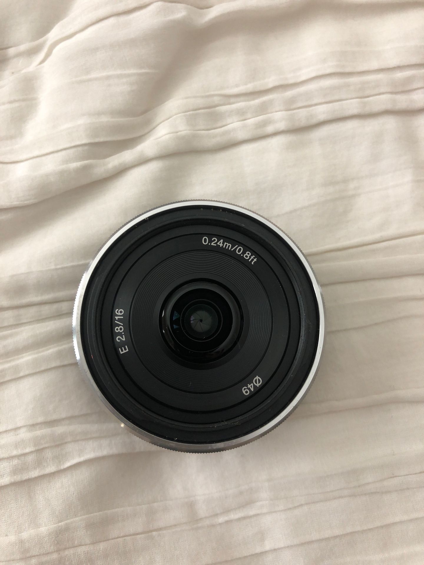 SONY E Mount Prime Lens 16mm, 2.8 with case