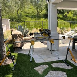 12” Dewalt Compound Miter Saw With Dewalt Stand And 2 Roller Stands