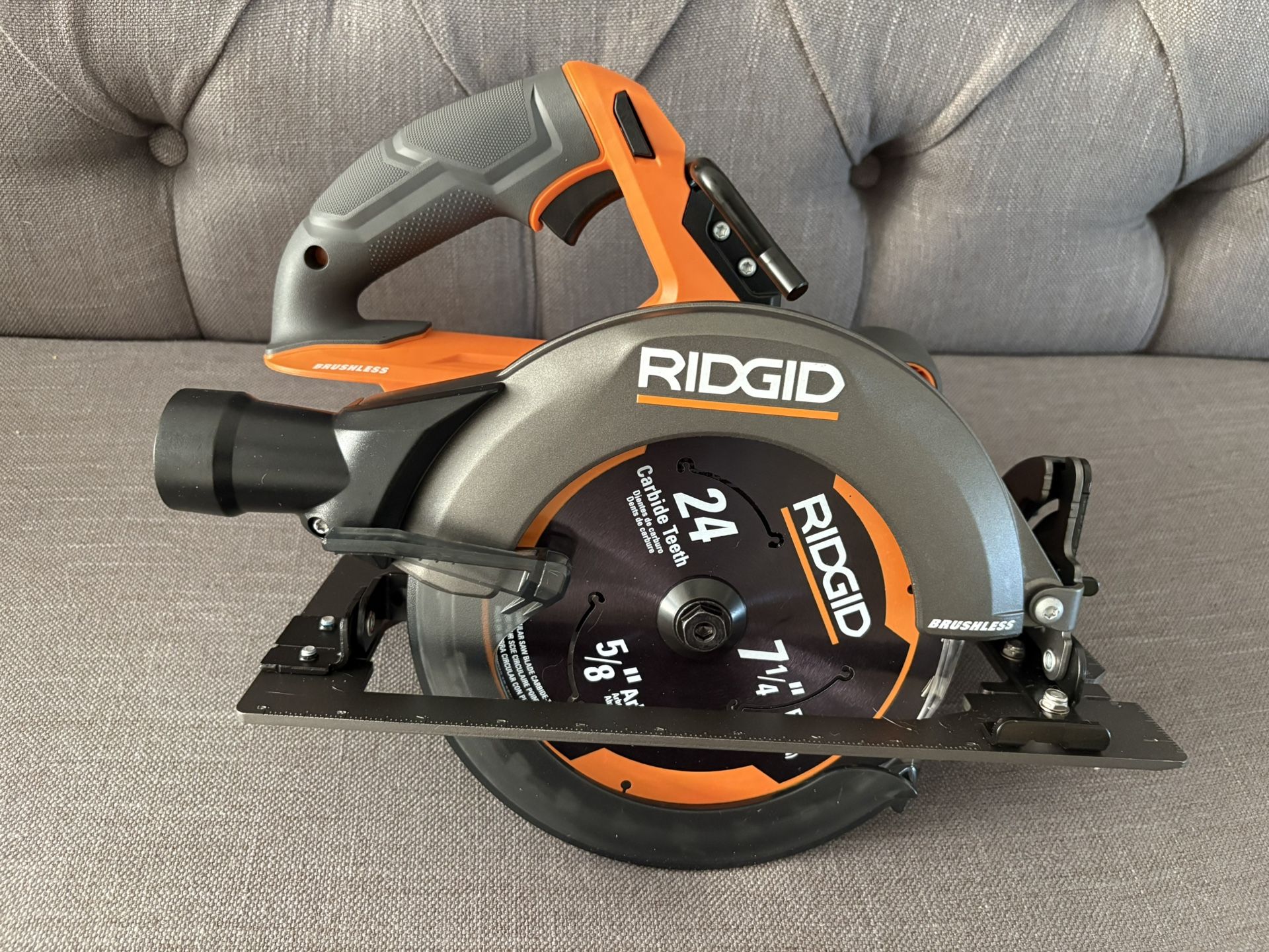 RIDGID 18V Brushless Cordless 7-1/4 in. Circular Saw (Tool Only)