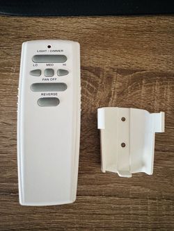 Ceiling fan remote compatible with most brands including Hampton