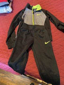 Nike outfit size 2