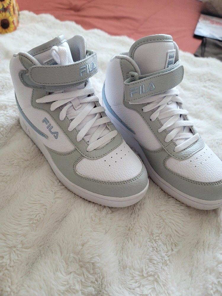 Brand New Fila Sneakers For Women Size 7.5
