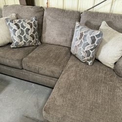 Sectional Sofa $650 Chaise Lounge Like New