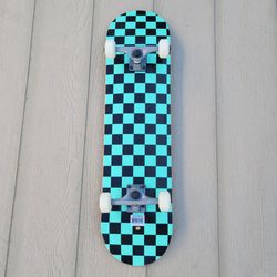 CHECKER SKATEBOARD SIZE 8.0