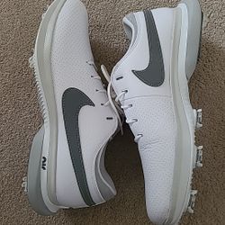 Nike Air Zoom Victory Tour 3 Size 10.5 Men 