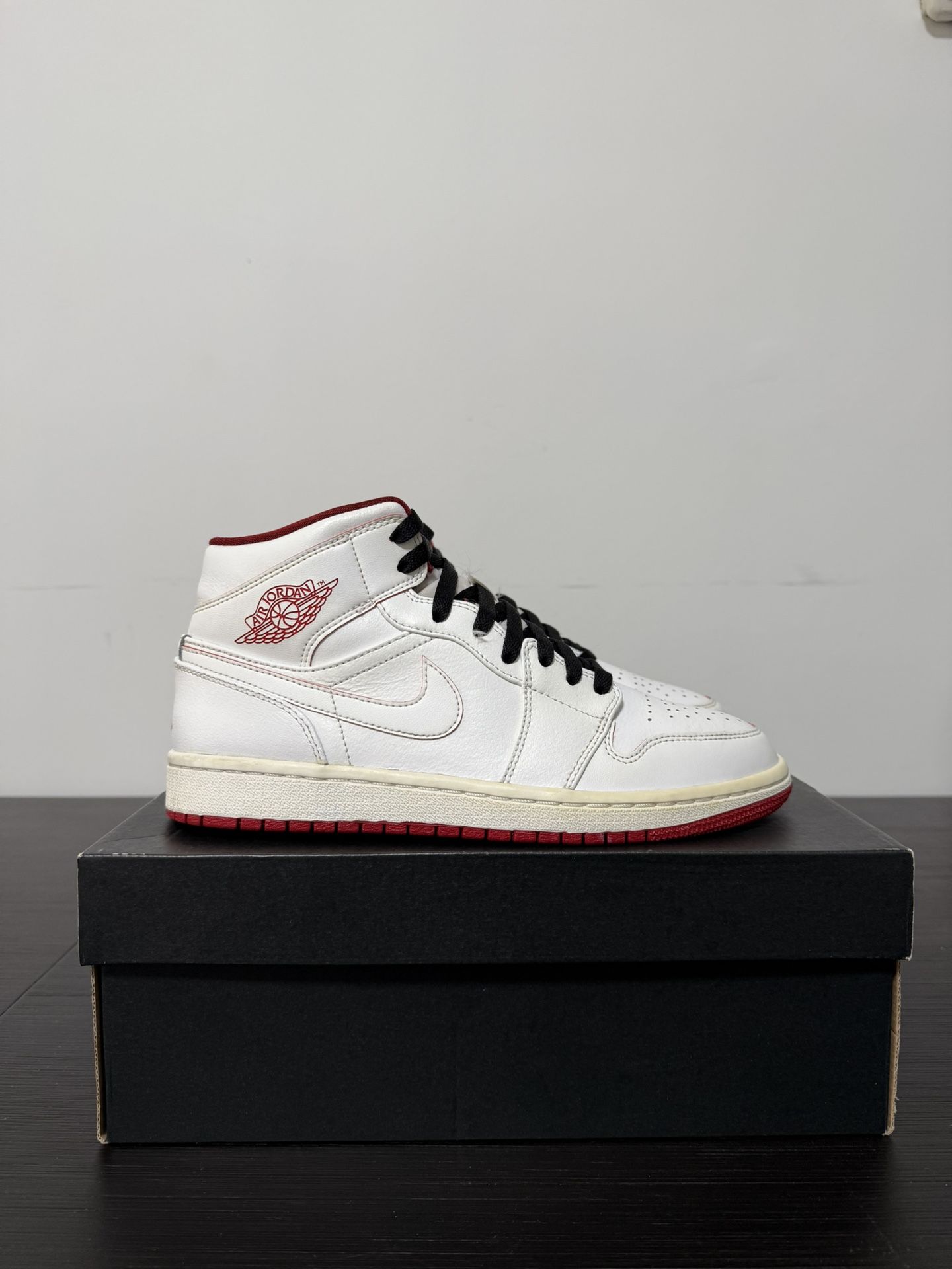 Jordan 1 Retro Mid White Gym Red Black Size 7.5
