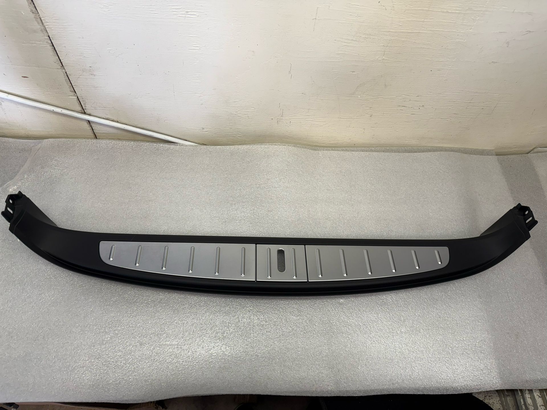 2016-2020 TESLA MODEL X TRUNK LATCH LOCK SILL SCUFF PLATE TRIM COVER OEM