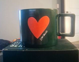 NEW Starbucks Valentine’s Day Green Ceramic Heart Coffee Mug Xoxo SKU# 11183563
