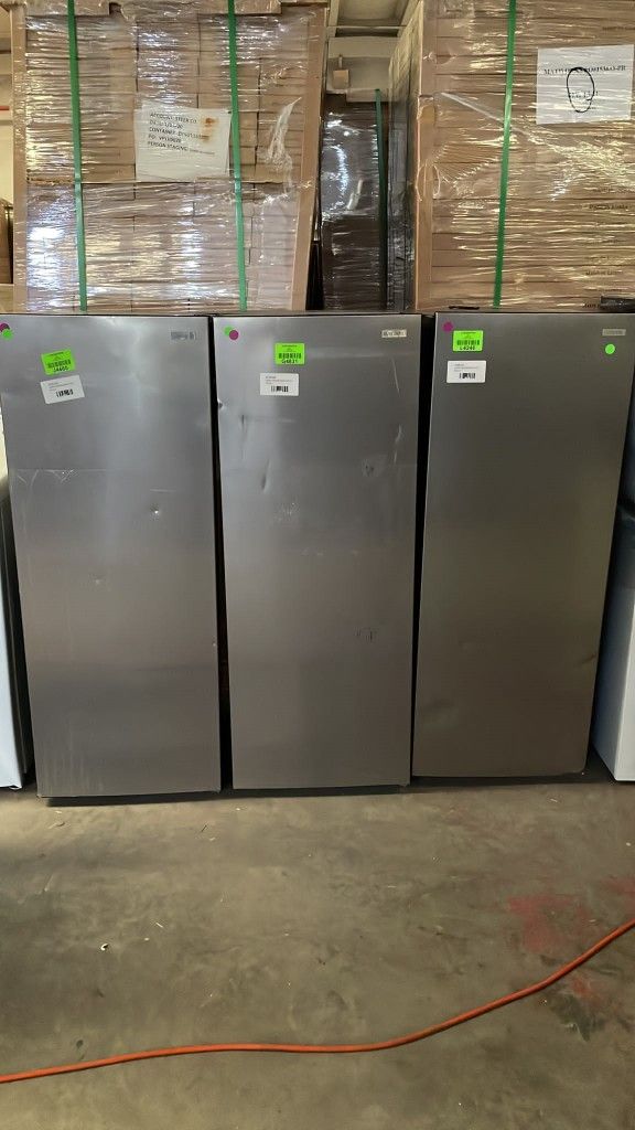 VISSANI MDUFC7SS 7 cu. ft. Convertible Upright Freezer for Sale in