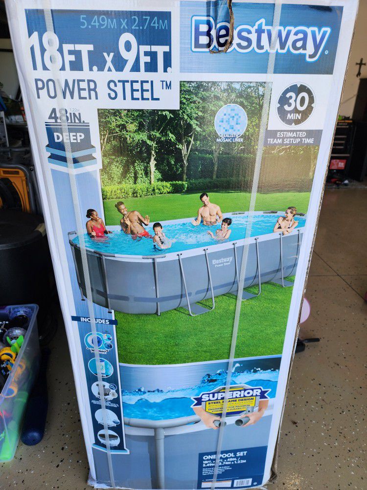 NIB ABOVE GROUND POOL 18FT X 9Ft (48in}