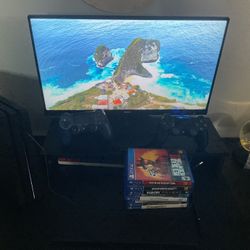 (ORIGINAL PACKAGE FOR BUYERS) PS4 Pro W 2 Controllers And 7 Games 