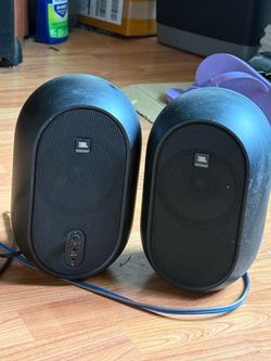 JBL 104 powered monitors