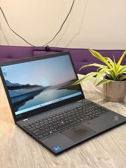 Lenovo ThinkPad P15s Gen 2 15.6" Touch (Intel i7-11th vPro / 16GB / 256GB SSD) — Workstation