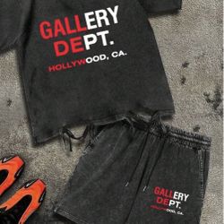 Gallery Depth, Set All Sizes Red Or Blue 