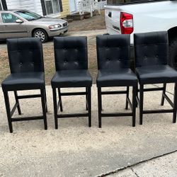 Four Pub Chairs Black Vinyl 25 Inches From Floor To Seat