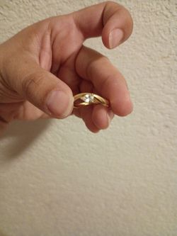 its a 18k Gold Vermeil, Mejuri 925