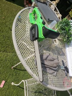 DOUBLE GUARD CHAIN SAW ELECTRIC.. USED.. WORKS TEST IT BEFORE U BUY IT... PICK UP BLOOMINGTON