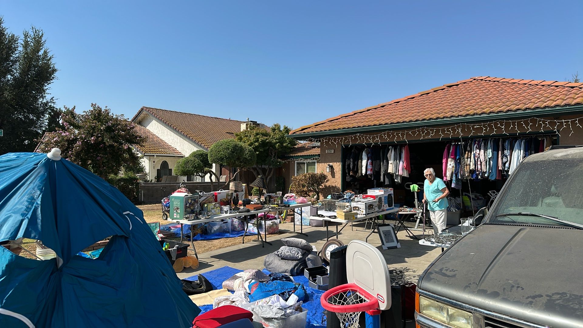 Yard Sale 3 Family