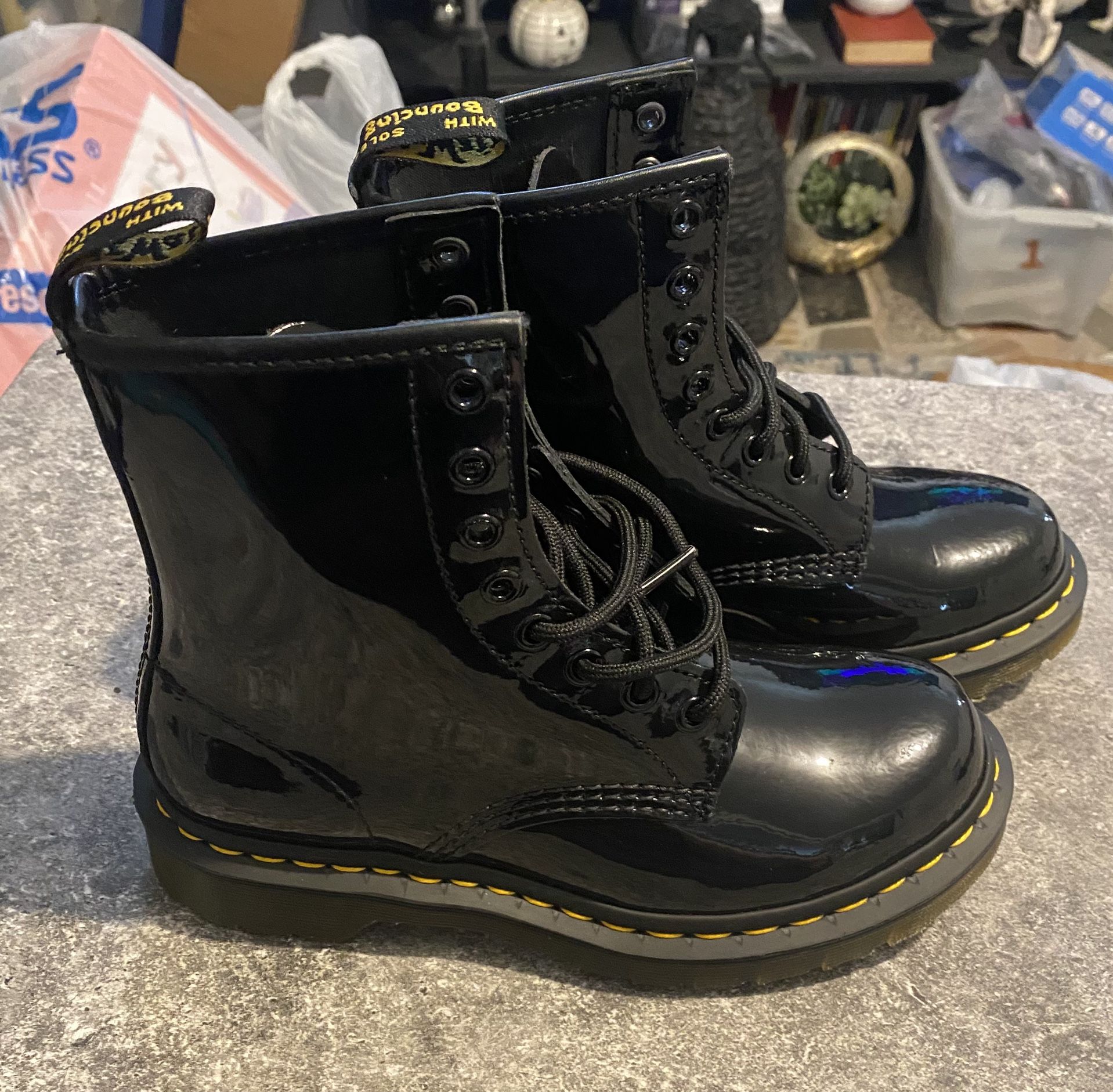 Womens, Dr Martens Glossy Black Lace Up, Mid Combat Boots Size 6 , Nice & New !