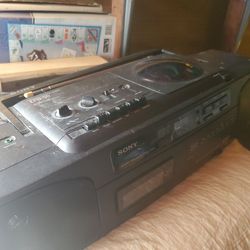Sony CFD50 radio Cd cassette player