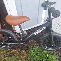 KRIDDO TODDLER BALANCE BIKE. 