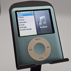 Apple iPod Nano 3rd Gen 8GB Turquoise A1236 MB249LL Screen Lines