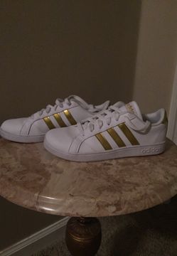 Adidas youth size 3