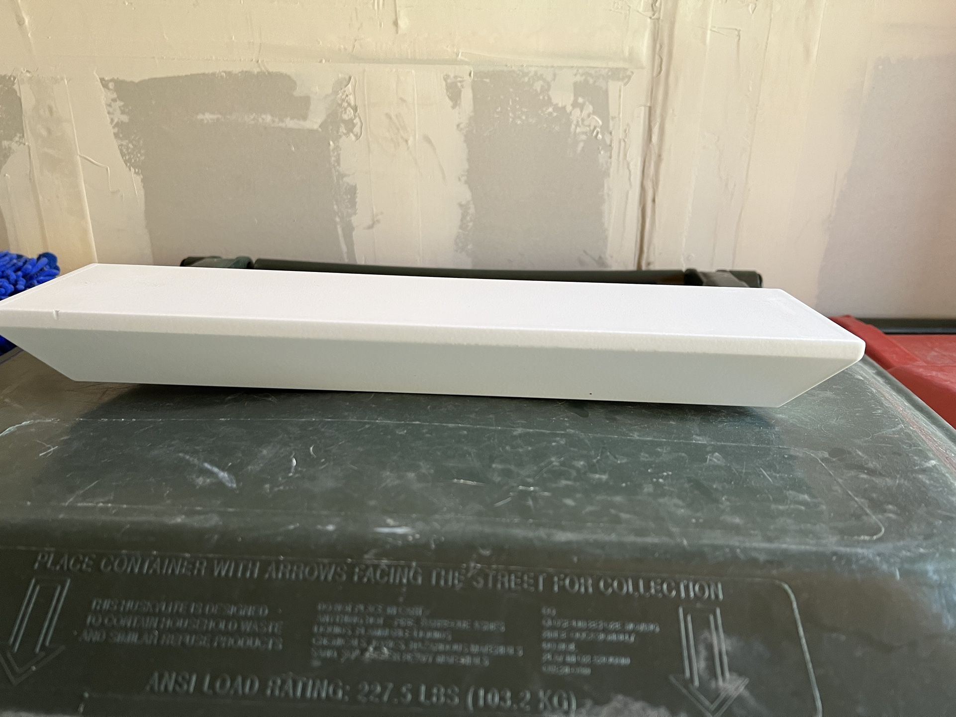 White Shelves