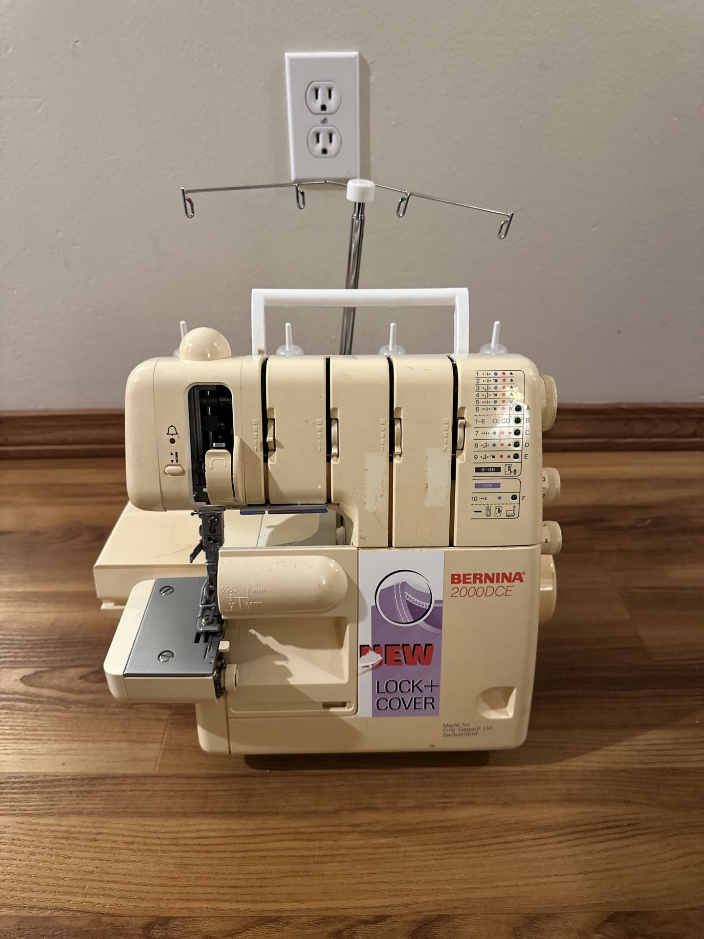 Bernina 2000 DCE Seger Sewing Machine For Parts