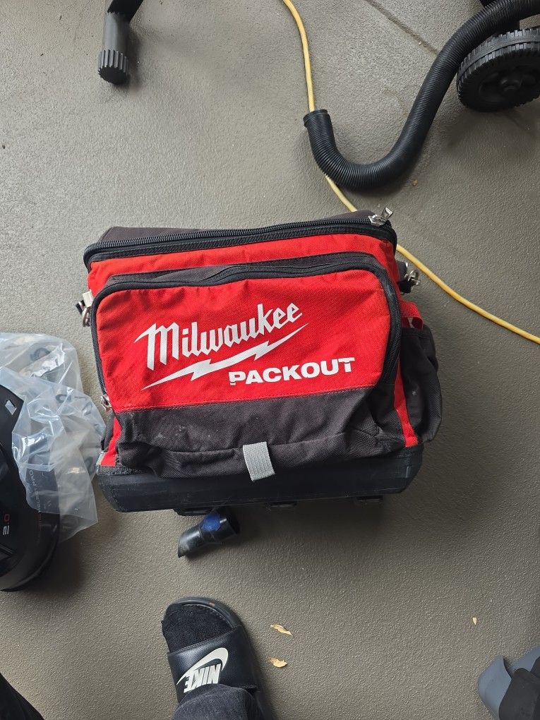 Milwaukee Packout Cooler