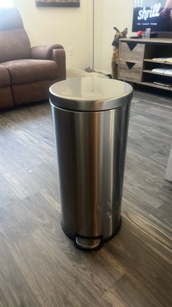 Brand New trash can