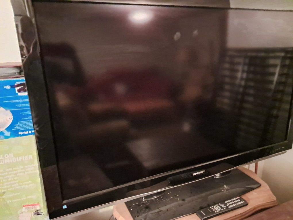 Sharp Tv W Remote